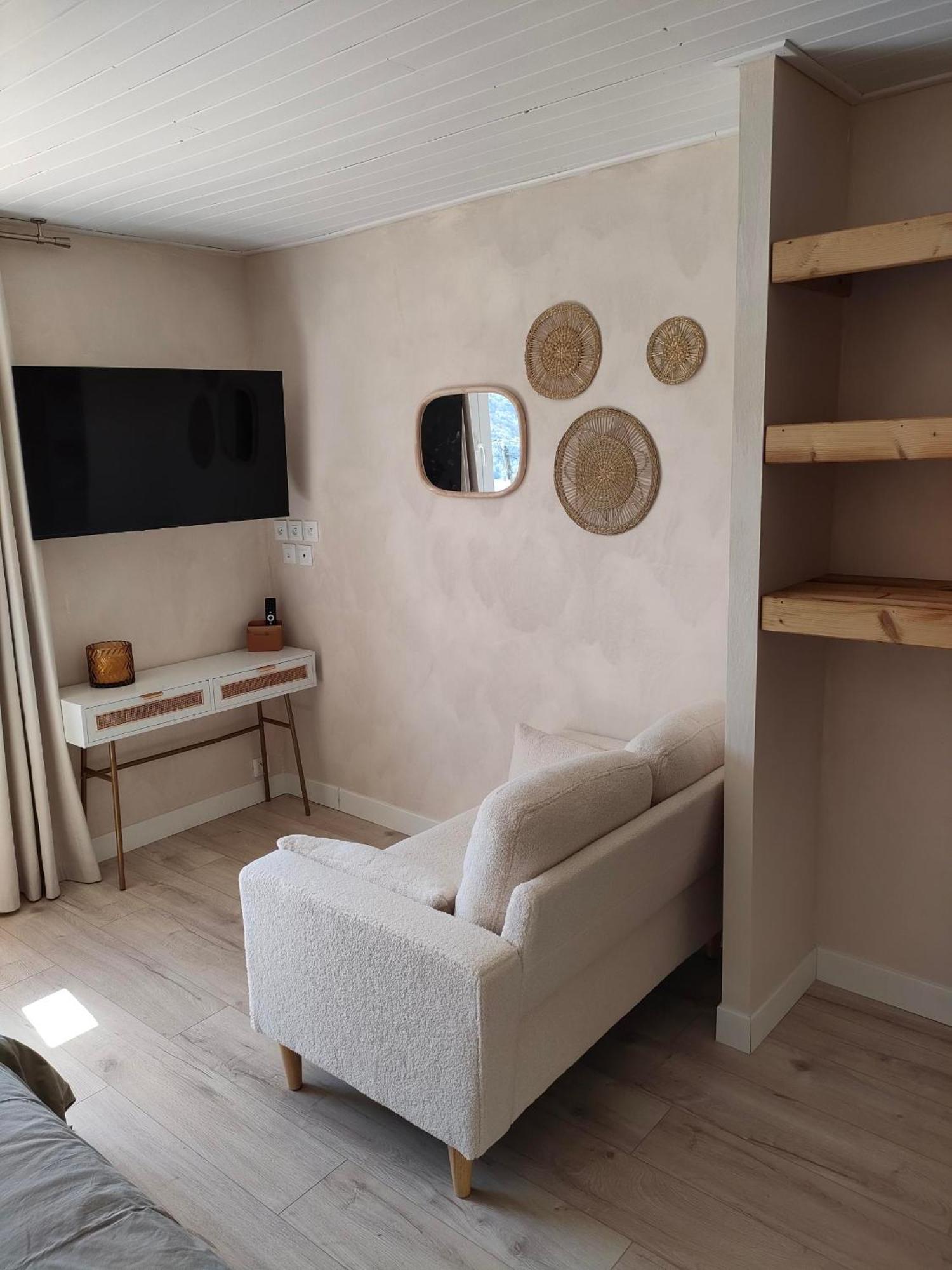Le Cosy Du Plongeoir - T2 Neuf Avec Vue Sur Le Lac De Serre Poncon Et Grande Terrasse Avec Jardin سافين المظهر الخارجي الصورة